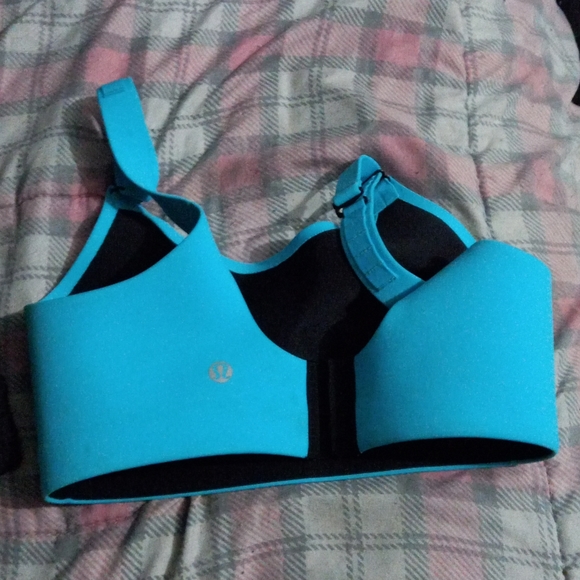 Lululemon bra - Picture 1 of 2